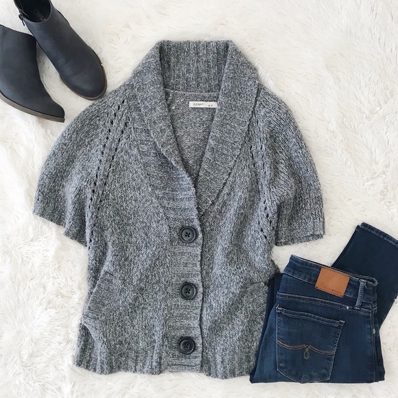 Old Navy Sweaters - Old Navy size small short sleeve/cozy cardigan